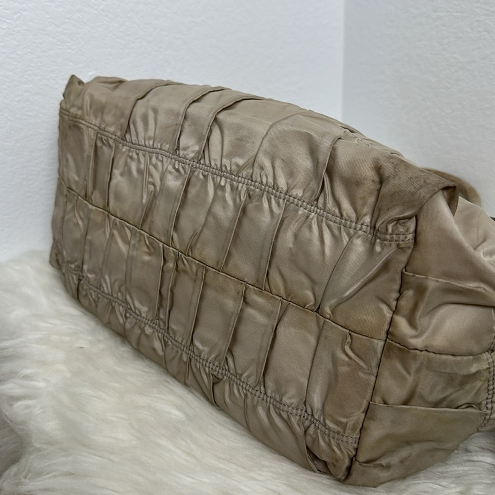 💯 Authentic Prada Beige Tote Nylon Women's Bag🍀 - Picture 13 of 17